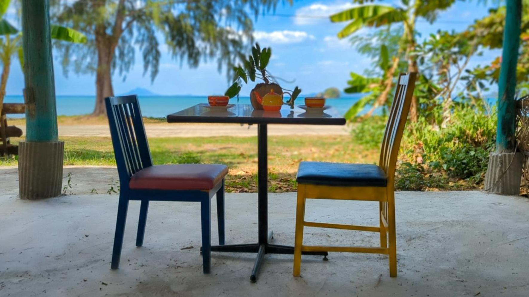 Neverland Beach Village Bungalows Ko Lanta エクステリア 写真